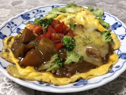 残ったカレーで、とろ〜りチーズの★オムレツ★